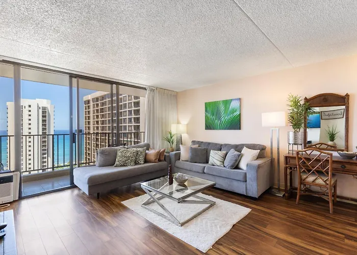 Sky-High Oceanview Escape At Waikiki Banyan With Free Parking