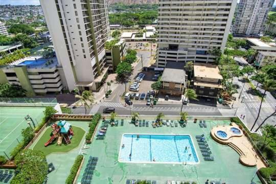 Sky-high Oceanview Escape At Waikiki Banyan With Free Parking Apartment Honolulu